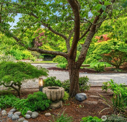 6814 SW Maury Park Rd, Vashon, WA 98070