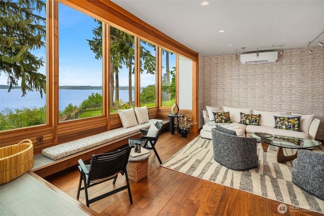 6814 SW Maury Park Rd, Vashon, WA 98070