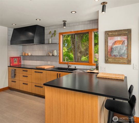 6814 SW Maury Park Rd, Vashon, WA 98070