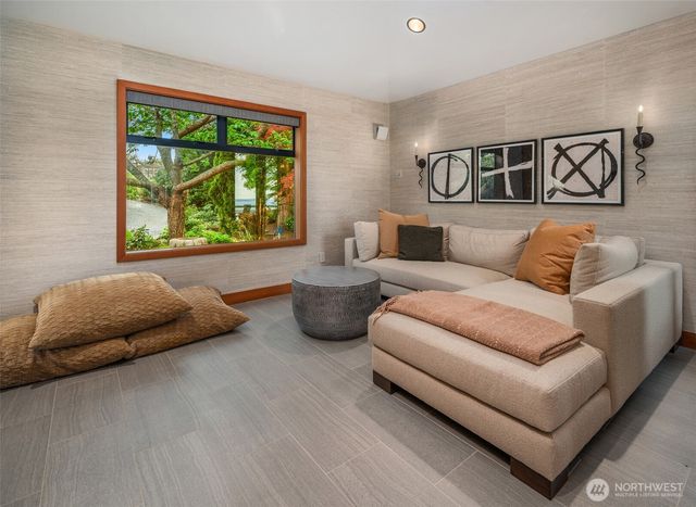 6814 SW Maury Park Rd, Vashon, WA 98070