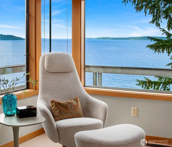 6814 SW Maury Park Rd, Vashon, WA 98070