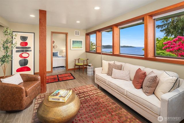 6814 SW Maury Park Rd, Vashon, WA 98070