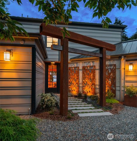 6814 SW Maury Park Rd, Vashon, WA 98070