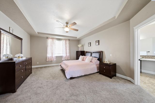 5714 Santa Fe Ln, Pasco, WA 99301