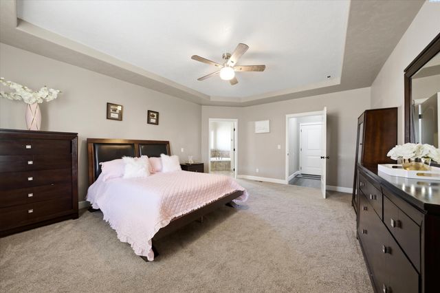 5714 Santa Fe Ln, Pasco, WA 99301