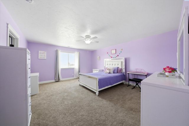 5714 Santa Fe Ln, Pasco, WA 99301