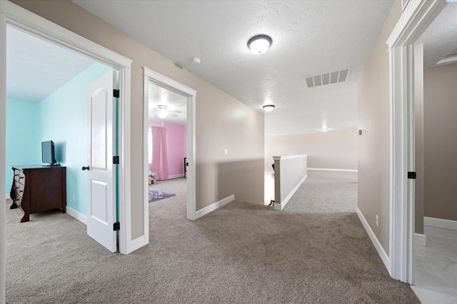 5714 Santa Fe Ln, Pasco, WA 99301