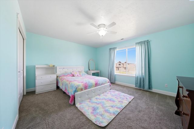 5714 Santa Fe Ln, Pasco, WA 99301