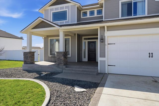5714 Santa Fe Ln, Pasco, WA 99301