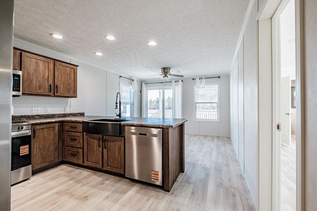 68 Diamondback Drive, Rochester, NH 03868
