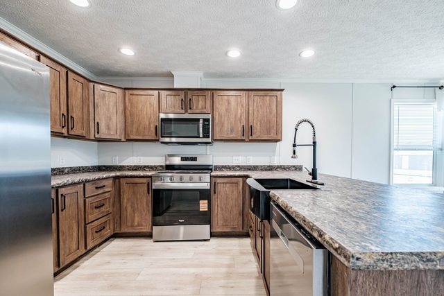 68 Diamondback Drive, Rochester, NH 03868