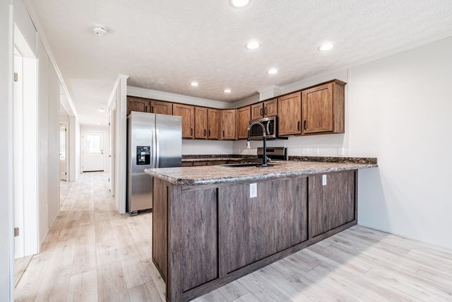 68 Diamondback Drive, Rochester, NH 03868