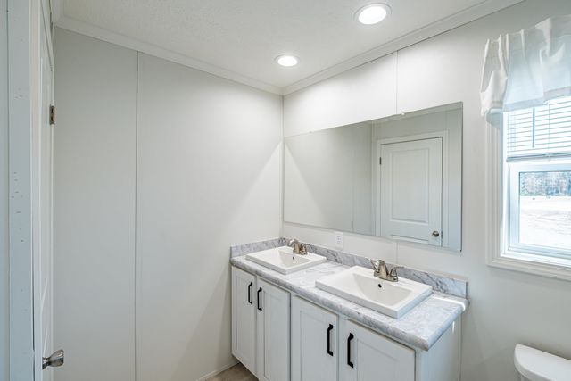 68 Diamondback Drive, Rochester, NH 03868