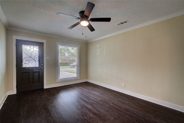 1507 Crestridge Drive, Mesquite, TX 75149