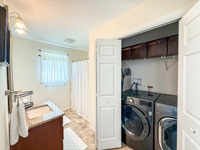 52 Phelps St, Marlborough, MA 01752