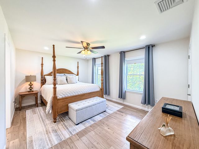 52 Phelps St, Marlborough, MA 01752
