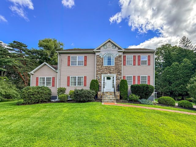 52 Phelps St, Marlborough, MA 01752