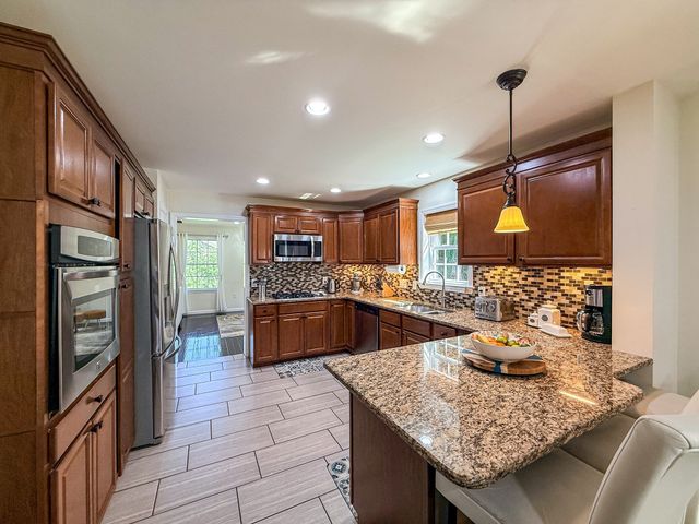 52 Phelps St, Marlborough, MA 01752