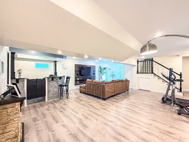 52 Phelps St, Marlborough, MA 01752