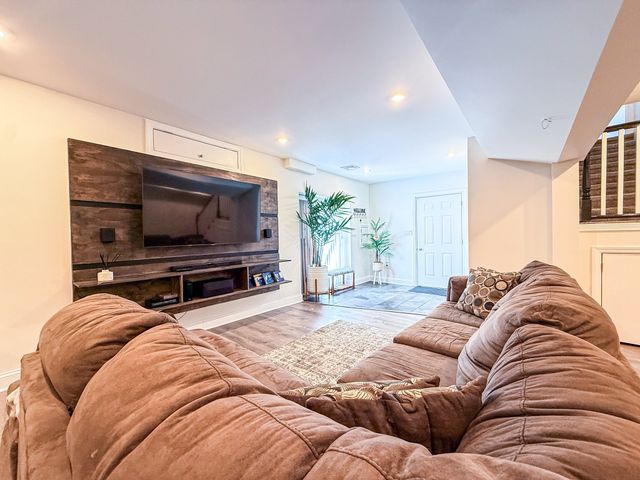 52 Phelps St, Marlborough, MA 01752