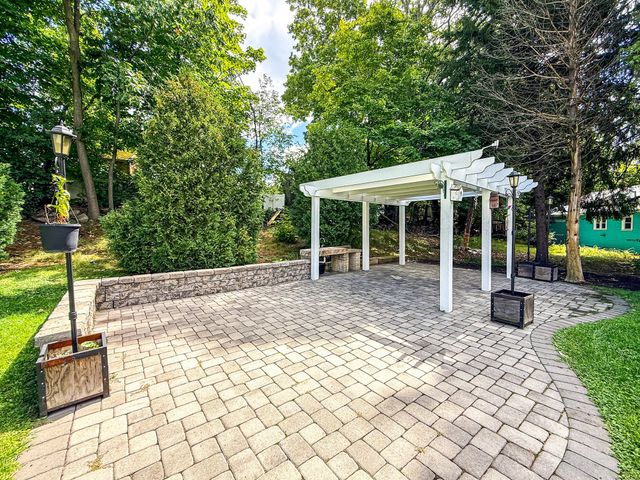 52 Phelps St, Marlborough, MA 01752