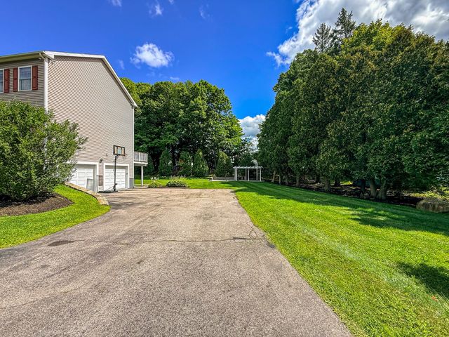 52 Phelps St, Marlborough, MA 01752