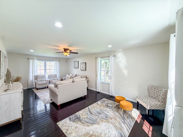 52 Phelps St, Marlborough, MA 01752