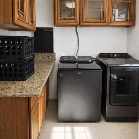 1021 FAIRBURN AVENUE, Clearwater, FL 33755