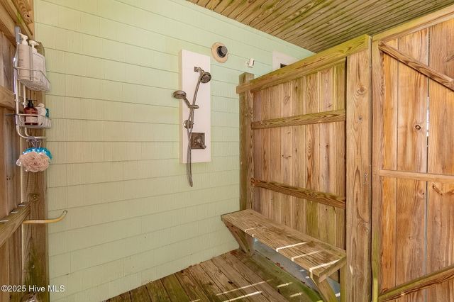 119 Pintail Lane, Harkers Island, NC 28531