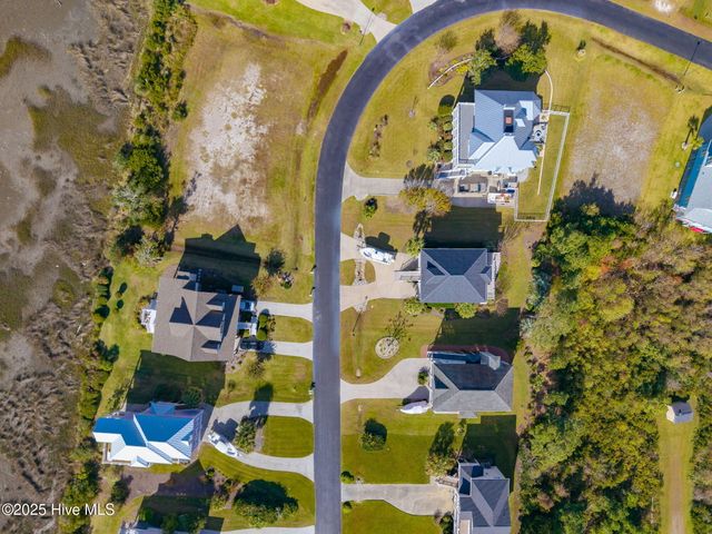 119 Pintail Lane, Harkers Island, NC 28531