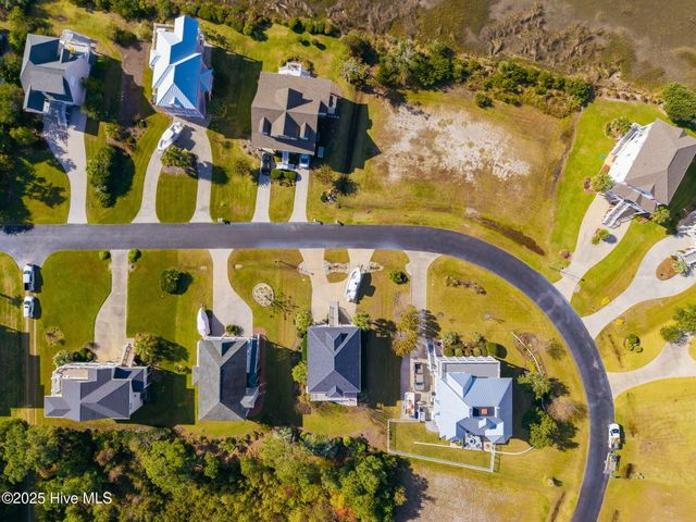 119 Pintail Lane, Harkers Island, NC 28531