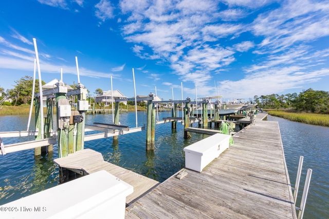 119 Pintail Lane, Harkers Island, NC 28531