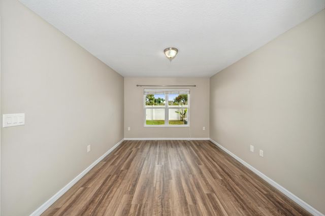 5485 NW Pine Trail Cir, Port St Lucie, FL 34983
