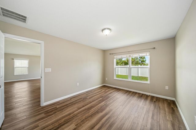 5485 NW Pine Trail Cir, Port St Lucie, FL 34983