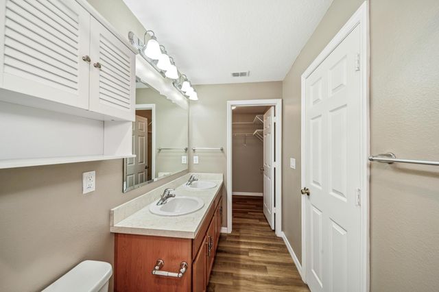 5485 NW Pine Trail Cir, Port St Lucie, FL 34983