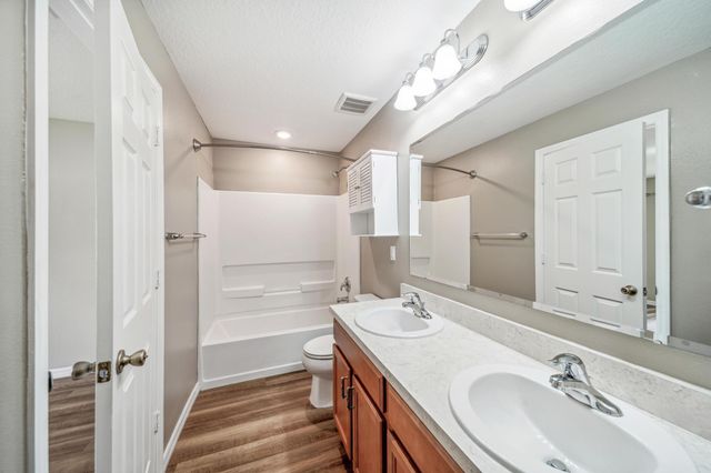 5485 NW Pine Trail Cir, Port St Lucie, FL 34983