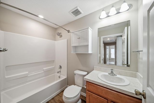 5485 NW Pine Trail Cir, Port St Lucie, FL 34983