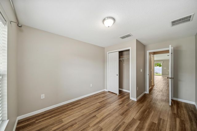 5485 NW Pine Trail Cir, Port St Lucie, FL 34983