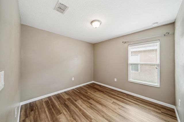 5485 NW Pine Trail Cir, Port St Lucie, FL 34983
