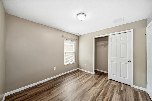 5485 NW Pine Trail Cir, Port St Lucie, FL 34983