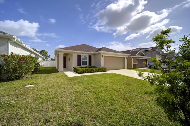 5485 NW Pine Trail Cir, Port St Lucie, FL 34983