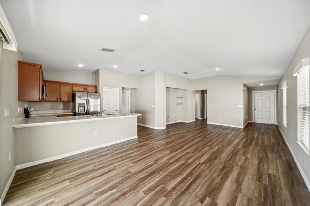5485 NW Pine Trail Cir, Port St Lucie, FL 34983