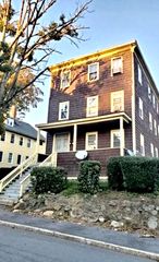 211 Vernon St 3, Worcester, MA 01604