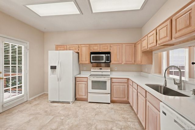 2118 CHITTIM PASS DR, San Antonio, TX 78232