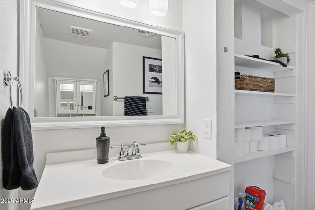 4630 N 68TH Street 201, Scottsdale, AZ 85251