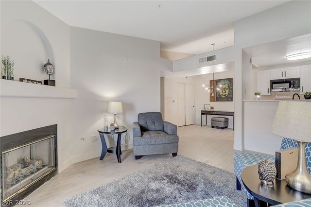 950 Seven Hills Drive 1422, Henderson, NV 89052