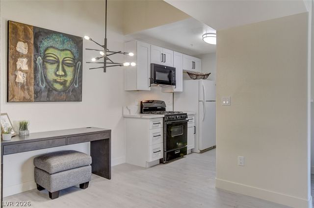 950 Seven Hills Drive 1422, Henderson, NV 89052