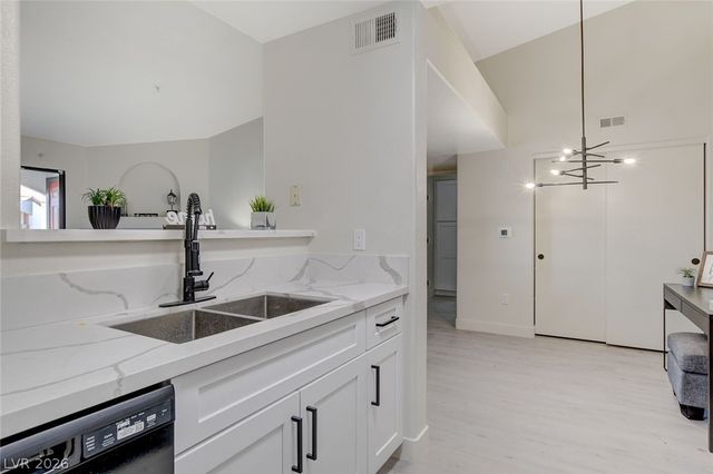 950 Seven Hills Drive 1422, Henderson, NV 89052