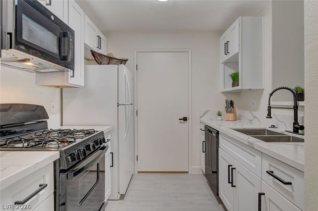 950 Seven Hills Drive 1422, Henderson, NV 89052