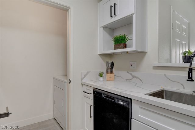 950 Seven Hills Drive 1422, Henderson, NV 89052